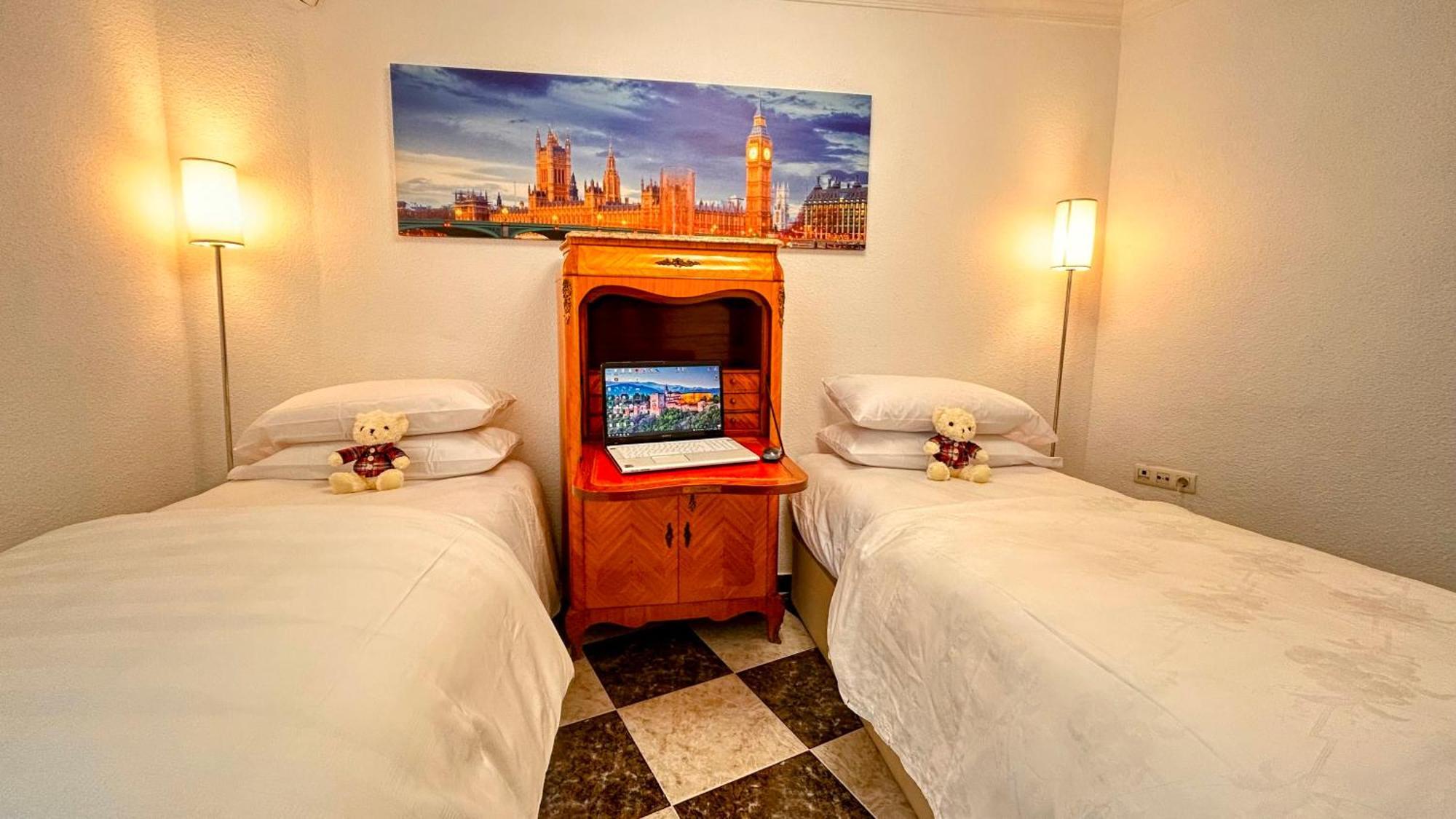 Iberos Royal Apartment La Zubia  Exterior photo